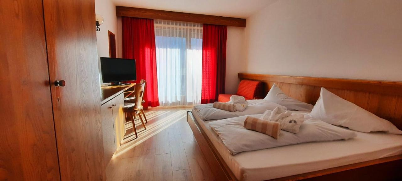 Smart Hotel Firn Madonna  Exteriör bild