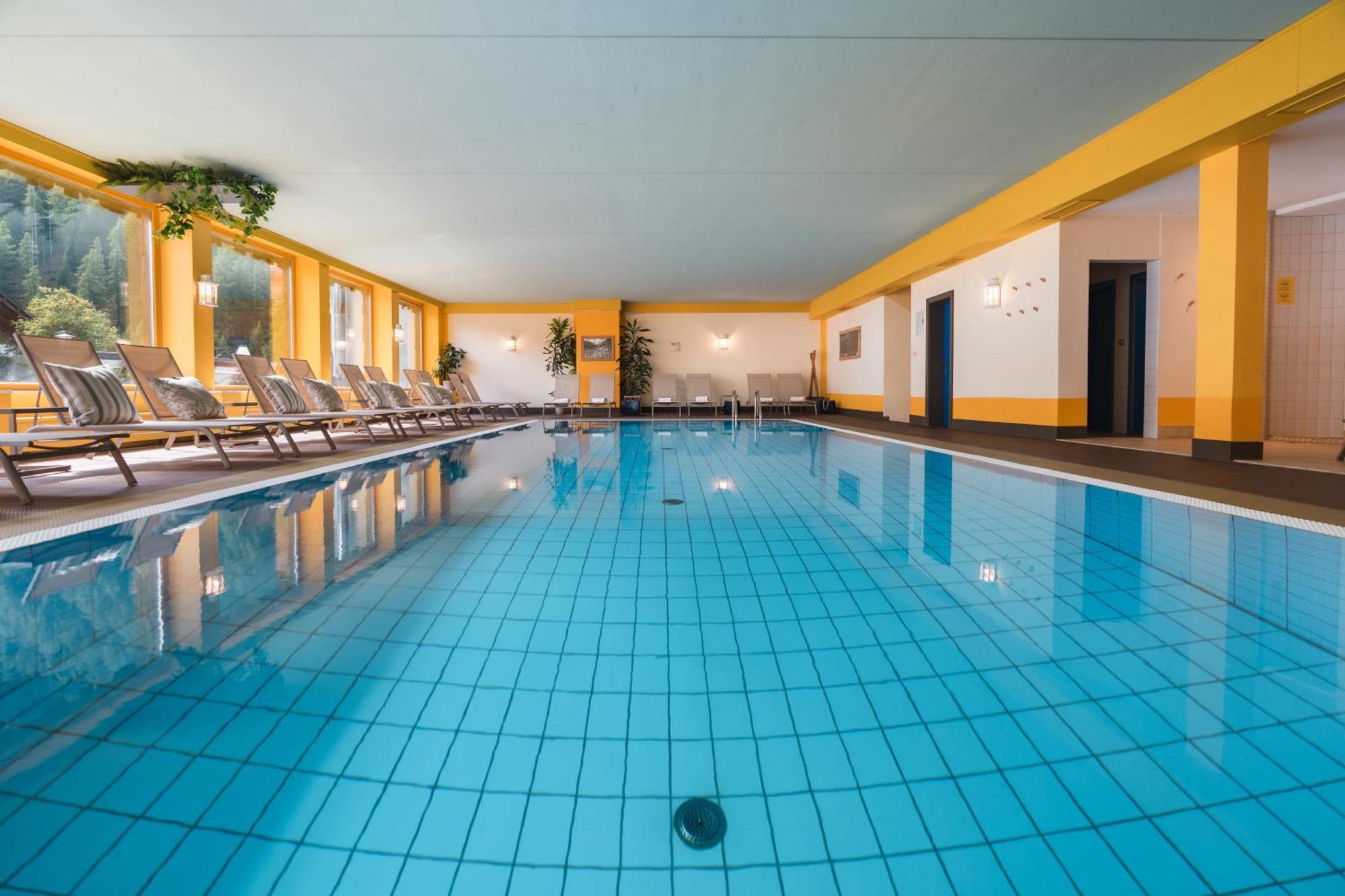 Smart Hotel Firn Madonna  Exteriör bild